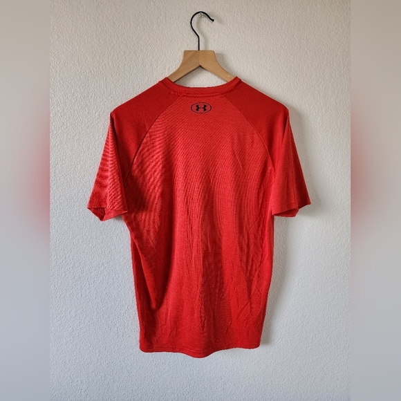Under Armour Loose Fit Men's Red Medium Top - Picture 2 of 5
